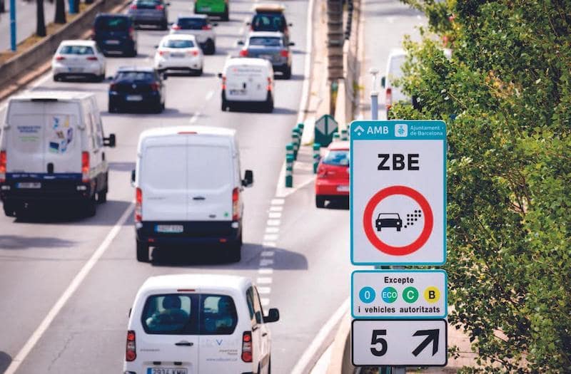 Alquiler de furgonetas de bajas emisiones en Barcelona. Adáptate a los nuevos tiempos