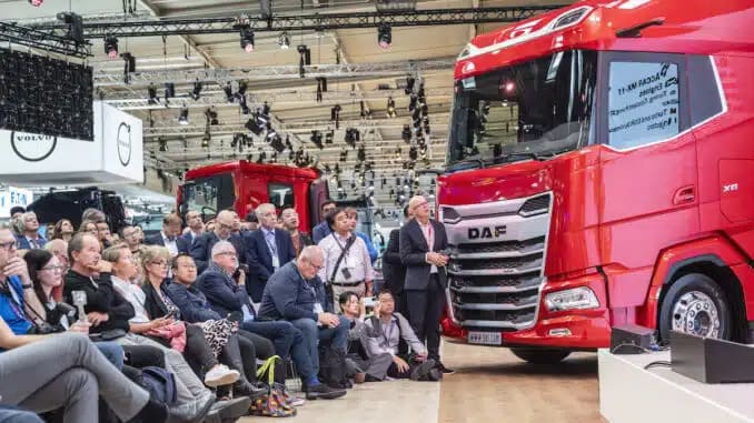 Salon de Hanovre camions 678x381 1 1